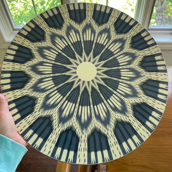 Williams Sonoma Schumacher Ikat Placemats (set of 6) - Picture 6 of 7